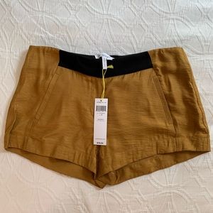 ☀️BCBGeneration Women’s Shorts in Teakwood. Size 6